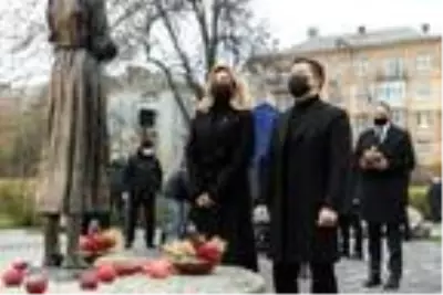 Ukrayna'da Holodomor trajedisinin kurbanları anıldı Ukrayna'da Holodomor trajedisinin kurbanları anıldı