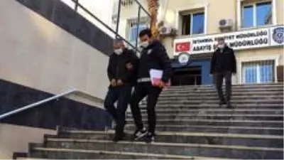 Son dakika haberi: Yaşlı kadını 'FETÖ'ye adın karışmış' tuzağıyla dolandıran zanlı kamerada Son dakika haberi: Yaşlı kadını 'FETÖ'ye adın karışmış' tuzağıyla dolandıran zanlı kamerada