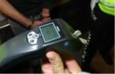 Uygulama noktasından kaçan alkollü sürücü, kovalamaca sonucu yakalandı Uygulama noktasından kaçan alkollü sürücü, kovalamaca sonucu yakalandı