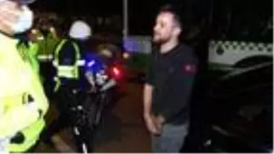 Uygulama noktasından kaçan alkollü sürücü, kovalamaca sonucu yakalandı Uygulama noktasından kaçan alkollü sürücü, kovalamaca sonucu yakalandı