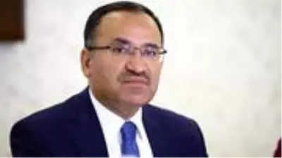 Uzun süredir ortalarda görünmeyen Bekir Bozdağ, yanlış paylaşımıyla haber oldu Uzun süredir ortalarda görünmeyen Bekir Bozdağ, yanlış paylaşımıyla haber oldu