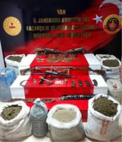 Van'da silah ve uyuşturucu madde operasyonu Van'da silah ve uyuşturucu madde operasyonu