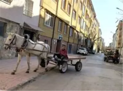 Son Dakika | Yaşı küçük çocukların şehir içinde dört nala yolculuğu Son Dakika | Yaşı küçük çocukların şehir içinde dört nala yolculuğu