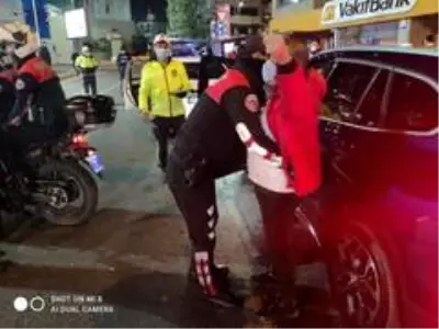 'Yeditepe Huzur' uygulamasında 189 bin 369 TL para cezası kesildi 'Yeditepe Huzur' uygulamasında 189 bin 369 TL para cezası kesildi