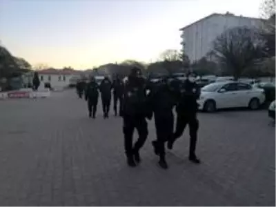 Yozgat'ta DEAŞ operasyonu: 22 gözaltı Yozgat'ta DEAŞ operasyonu: 22 gözaltı