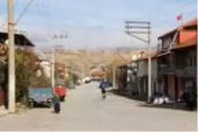 20 ayda 5 muhtarın değiştiği Çetince, yeni muhtarına kavuştu 20 ayda 5 muhtarın değiştiği Çetince, yeni muhtarına kavuştu