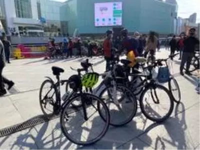300 bisikletli 'Barikatsız Dünya' için pedal çevirdi 300 bisikletli 'Barikatsız Dünya' için pedal çevirdi
