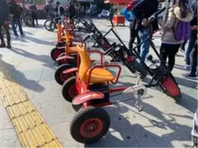 300 bisikletli 'Barikatsız Dünya' için pedal çevirdi 300 bisikletli 'Barikatsız Dünya' için pedal çevirdi