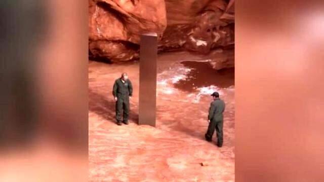 ABD'de çölde keşfedilen gizemli metal blok geldiği gibi esrarengiz şekilde kayboldu ABD'de çölde keşfedilen gizemli metal blok geldiği gibi esrarengiz şekilde kayboldu