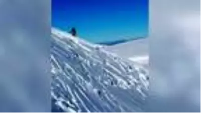 ABD'de kayakçılar çığ altında kalmaktan son anda kurtuldu ABD'de kayakçılar çığ altında kalmaktan son anda kurtuldu
