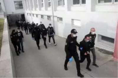 Son dakika haberleri... Adana'da uyuşturucu operasyonuna 9 tutuklama Son dakika haberleri... Adana'da uyuşturucu operasyonuna 9 tutuklama