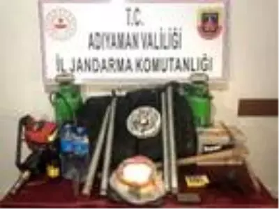 Adıyaman'da kaçak kazıya 7 gözaltı Adıyaman'da kaçak kazıya 7 gözaltı
