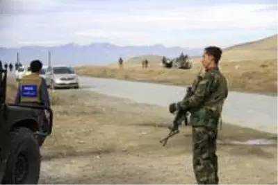 Son dakika: Afganistan'da intihar saldırısında 10 Afgan askeri öldü Son dakika: Afganistan'da intihar saldırısında 10 Afgan askeri öldü