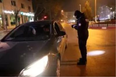 Son dakika haberleri! Afyonkarahisar'da kısıtlamanın ilk dakikalarında denetimler başladı Son dakika haberleri! Afyonkarahisar'da kısıtlamanın ilk dakikalarında denetimler başladı
