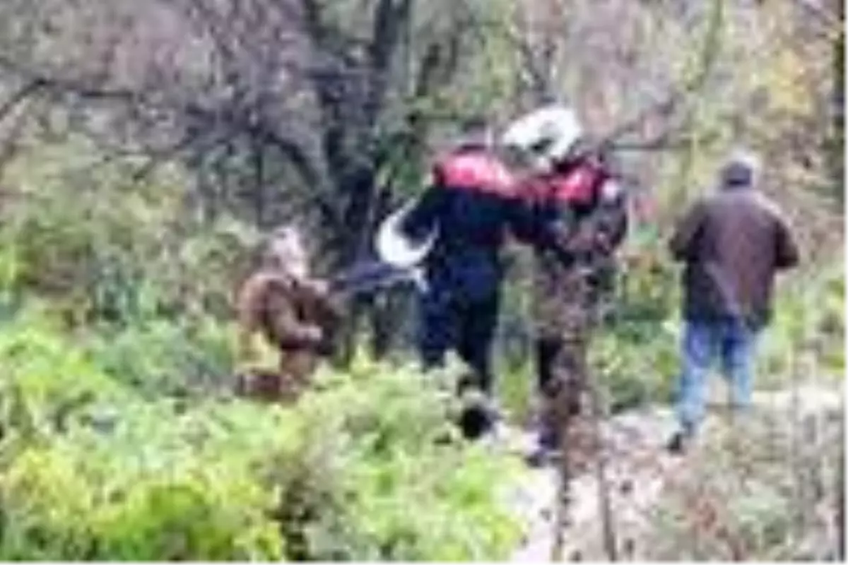 Son dakika... Ağaçlık alanda içki içeceklerdi, şişeleri toplayıp evlerine gönderildiler