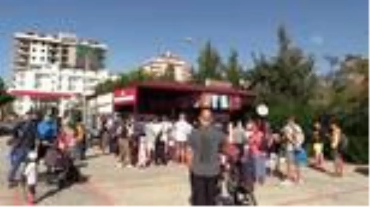 Alanya'da yerleşik yabancılar çevre temizliği için bir araya geldi