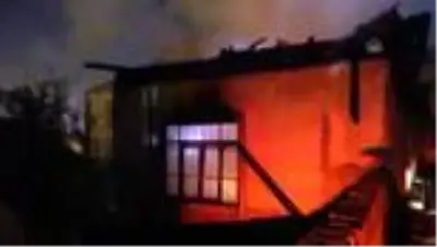 Son dakika haberleri! Amasya'da müstakil evde çıkan yangında 1 itfaiyeci yaralandı Son dakika haberleri! Amasya'da müstakil evde çıkan yangında 1 itfaiyeci yaralandı