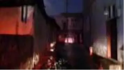 Son dakika haberleri! Amasya'da müstakil evde çıkan yangında 1 itfaiyeci yaralandı Son dakika haberleri! Amasya'da müstakil evde çıkan yangında 1 itfaiyeci yaralandı