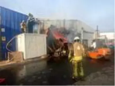 Son dakika! Ataşehir'de mobilya fabrikasında yangın Son dakika! Ataşehir'de mobilya fabrikasında yangın