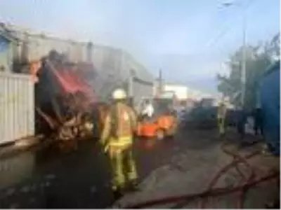 Son dakika! Ataşehir'de mobilya fabrikasında yangın Son dakika! Ataşehir'de mobilya fabrikasında yangın