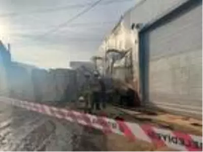 Son dakika! Ataşehir'de mobilya fabrikasında yangın Son dakika! Ataşehir'de mobilya fabrikasında yangın