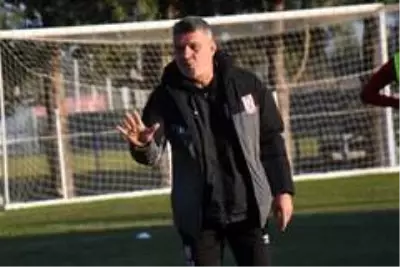 Aydeniz Et Balıkesirspor'da teknik direktör Mesut Dilsöz ile yollar ayrıldı Aydeniz Et Balıkesirspor'da teknik direktör Mesut Dilsöz ile yollar ayrıldı