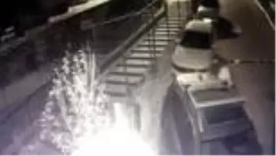 Son dakika... Başakşehir'de polisin 'dur' ihtarından kaçmaya çalışan hırsızlık zanlıları yakalandı Son dakika... Başakşehir'de polisin 'dur' ihtarından kaçmaya çalışan hırsızlık zanlıları yakalandı