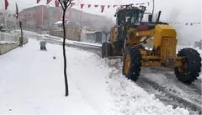 Başkale beyaza büründü Başkale beyaza büründü