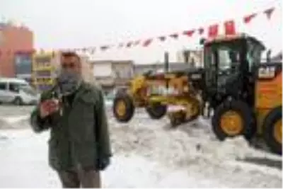 Başkale'de kar yağışı etkili oldu