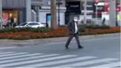 Başkent'te kısıtlama bitti, vatandaşlar sokağa indi Başkent'te kısıtlama bitti, vatandaşlar sokağa indi