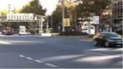 Başkent'te kısıtlama bitti, vatandaşlar sokağa indi Başkent'te kısıtlama bitti, vatandaşlar sokağa indi