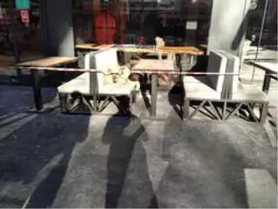 Başkent'te kısıtlama bitti, vatandaşlar sokağa indi Başkent'te kısıtlama bitti, vatandaşlar sokağa indi