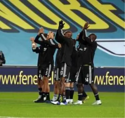 Son Dakika | Beşiktaşlı futbolcular taraftarı selamladı! Son Dakika | Beşiktaşlı futbolcular taraftarı selamladı!