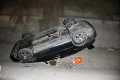 Boş sulama kanalına düşen otomobilin sürücüsü ağır yaralandı Boş sulama kanalına düşen otomobilin sürücüsü ağır yaralandı
