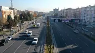 Kayseri Büyükşehir Belediyesinden ağaç bakım ve budama çalışması Kayseri Büyükşehir Belediyesinden ağaç bakım ve budama çalışması