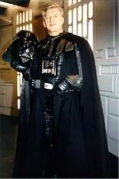 Darth Vader rolüne hayat veren oyuncu David Prowse hayatını kaybetti Darth Vader rolüne hayat veren oyuncu David Prowse hayatını kaybetti