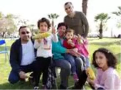 Son dakika haber... Depremde 4 evlat acısı yaşayan 2 anne: Rıza Bey Apartmanı'nın yerine çocuk parkı yapılsın Son dakika haber... Depremde 4 evlat acısı yaşayan 2 anne: Rıza Bey Apartmanı'nın yerine çocuk parkı yapılsın