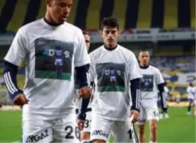 Derbide Maradona unutulmadı Derbide Maradona unutulmadı
