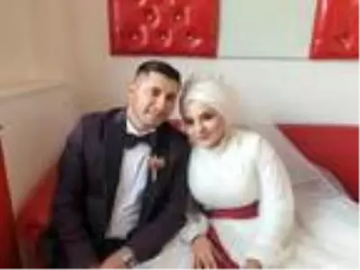 Düğün aracına 'Dezenfektan döktüm yollarına' yazdıran damat: Kurallara lütfen uyalım Düğün aracına 'Dezenfektan döktüm yollarına' yazdıran damat: Kurallara lütfen uyalım