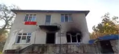 Düzce'de evde çıkan yangında 4'ü çocuk 6 kişi yaralandı Düzce'de evde çıkan yangında 4'ü çocuk 6 kişi yaralandı