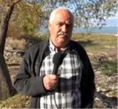Eğirdir, kimyasal kirlilik nedeniyle köpürüyor (2) Eğirdir, kimyasal kirlilik nedeniyle köpürüyor (2)