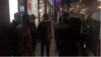 Esenyurt'ta polisin 'Parti var' ihbarına gittiği yer Nijeryalıların derneği çıktı! Ayin bile yapmışlar Esenyurt'ta polisin 'Parti var' ihbarına gittiği yer Nijeryalıların derneği çıktı! Ayin bile yapmışlar