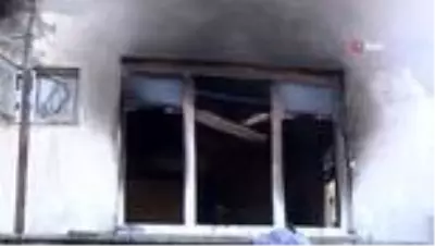 Düzce'de evde çıkan yangında 4'ü çocuk 6 kişi yaralandı Düzce'de evde çıkan yangında 4'ü çocuk 6 kişi yaralandı
