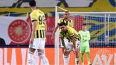 F.Bahçe yöneticisi Alper Pirşen'den çok sert hakem tepkisi: Beşiktaş ve TFF bu eserinden utanmalı F.Bahçe yöneticisi Alper Pirşen'den çok sert hakem tepkisi: Beşiktaş ve TFF bu eserinden utanmalı