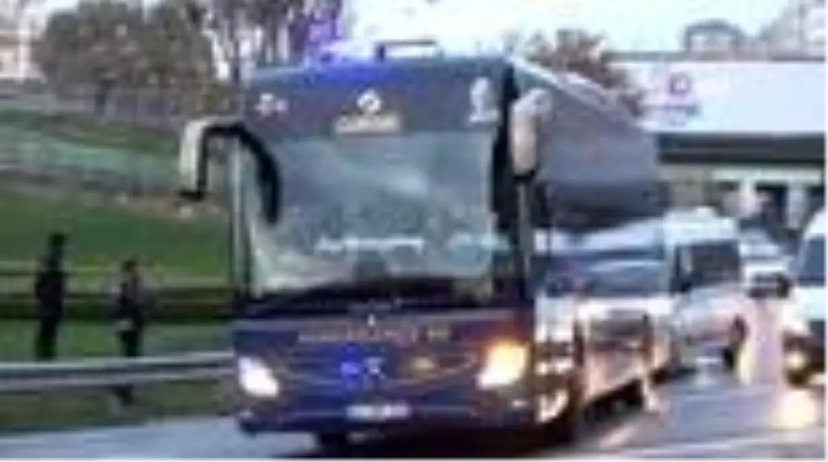 Fenerbahçe ve Beşiktaş, stada ulaştı