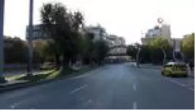 Trafik polisleri sabah saatlerinde sokağa çıkma kısıtlamasıyla ilgili denetimlerini sürdürdü Trafik polisleri sabah saatlerinde sokağa çıkma kısıtlamasıyla ilgili denetimlerini sürdürdü