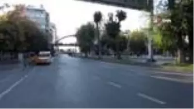 Trafik polisleri sabah saatlerinde sokağa çıkma kısıtlamasıyla ilgili denetimlerini sürdürdü Trafik polisleri sabah saatlerinde sokağa çıkma kısıtlamasıyla ilgili denetimlerini sürdürdü
