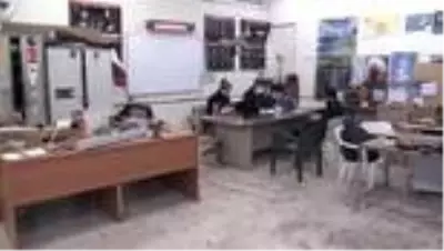 GAZİANTEP - Üniversite öğrencileri yanan 'ödüllü otomobil'in yenisini yapmak için kolları sıvadı GAZİANTEP - Üniversite öğrencileri yanan 'ödüllü otomobil'in yenisini yapmak için kolları sıvadı