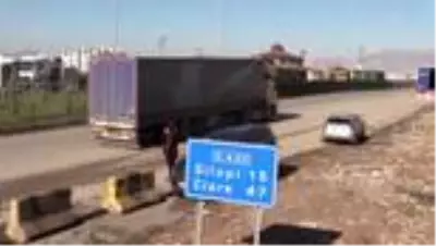 Habur Sınır Kapısı'ndan Irak'a günlük tır geçişleri arttı Habur Sınır Kapısı'ndan Irak'a günlük tır geçişleri arttı