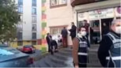 Son dakika! HDP'liler ile evlat nöbeti tutan aileler arasında 'hoşt' gerginliği Son dakika! HDP'liler ile evlat nöbeti tutan aileler arasında 'hoşt' gerginliği